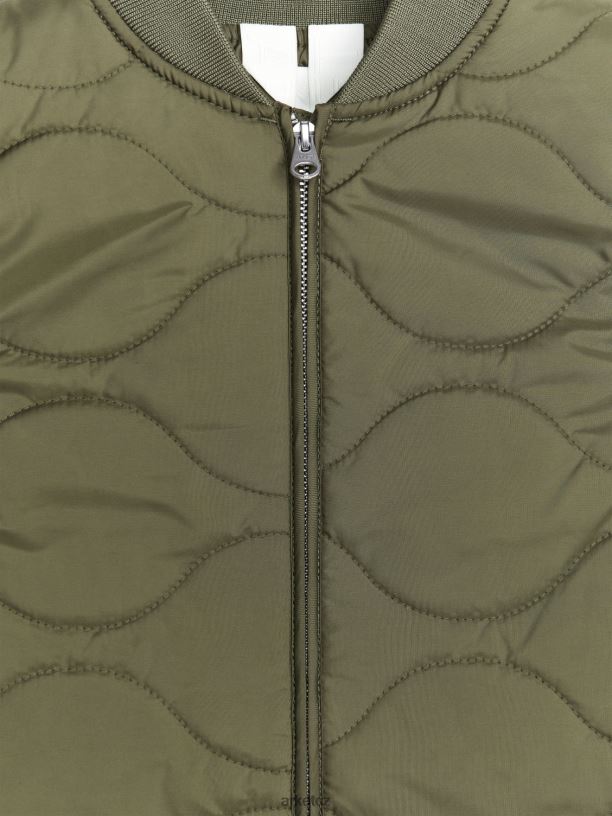 děti ARKET prošívaná vesta oblečení khaki zelená J8R2D1674