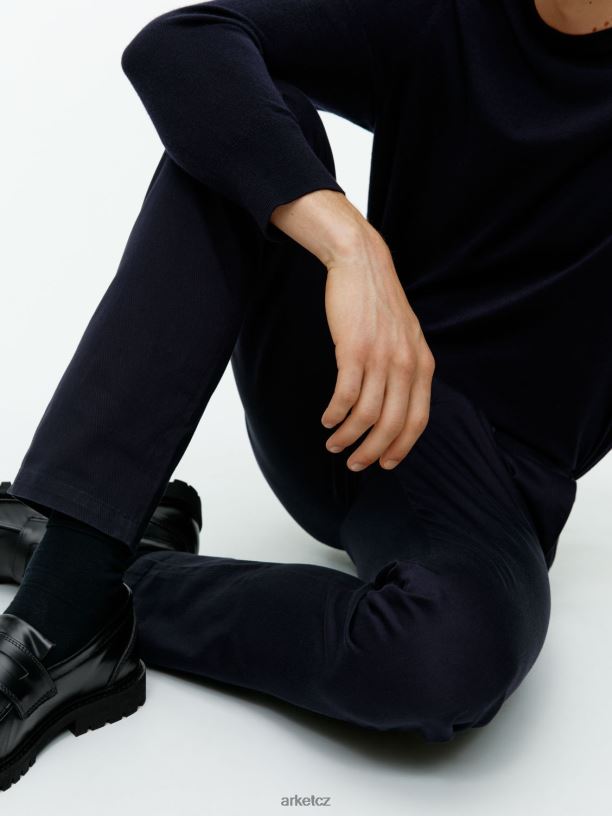 muži ARKET tenké bavlněné kalhoty oblečení tmavě modrá J8R2D1069